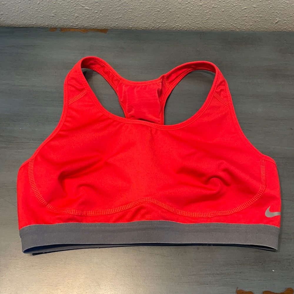 NIKE Women’s Sports Bra